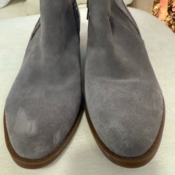 Lucky brand Fionan suede Titanium colored heeled booties size 7 - Picture 6 of 9